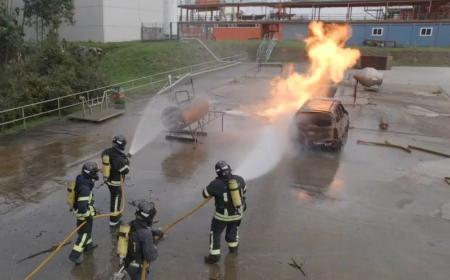 Image LASH FIRE AFV manual firefighting training trials at Centro Jovellanos